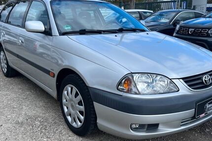 Toyota Avensis 143.000 km 1.890 &euro; Neuseddin bei Berlin 14554