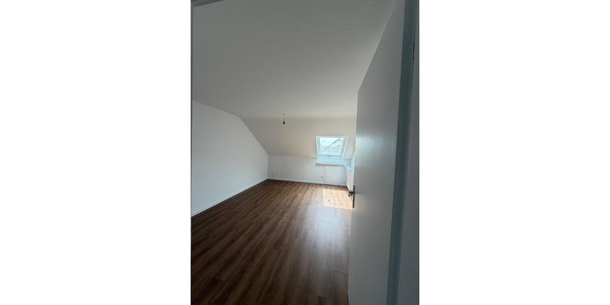 Dachgeschoßwohnung Stuttgart Fasanenhof-Ost - 3 Zimmer, 49 m&sup2;, 834&euro; | Angebot:26670387