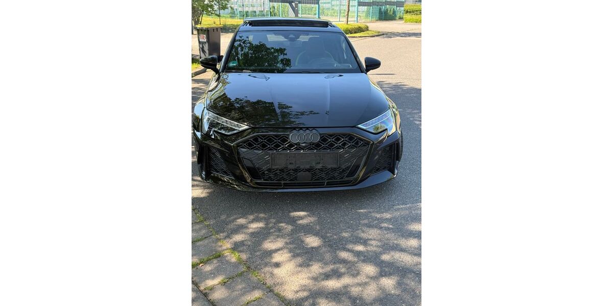Audi RS3 4.000 km 68.900 &euro; Frankenberg 09669