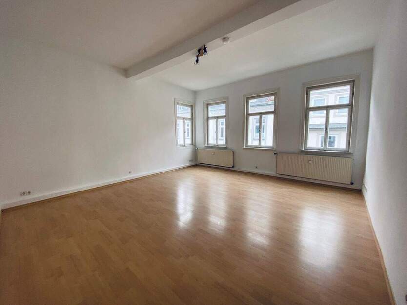 Zentrales Wohnen mit Charme: 4-Zimmer-Altbauwohnung in Coburg inkl. EBK 4 zimmer