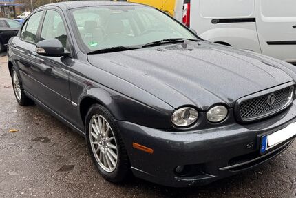 Jaguar X-Type 99.193 km 6.490 &euro; Lübeck 23556