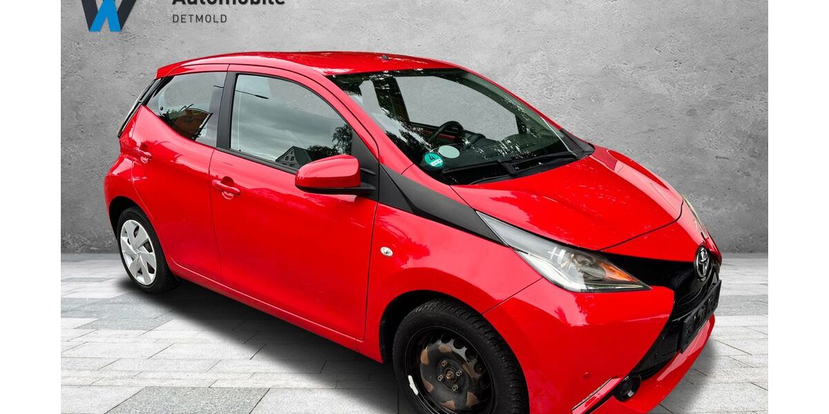 Toyota Aygo (X) 88.000 km 6.666 € Detmold 32758