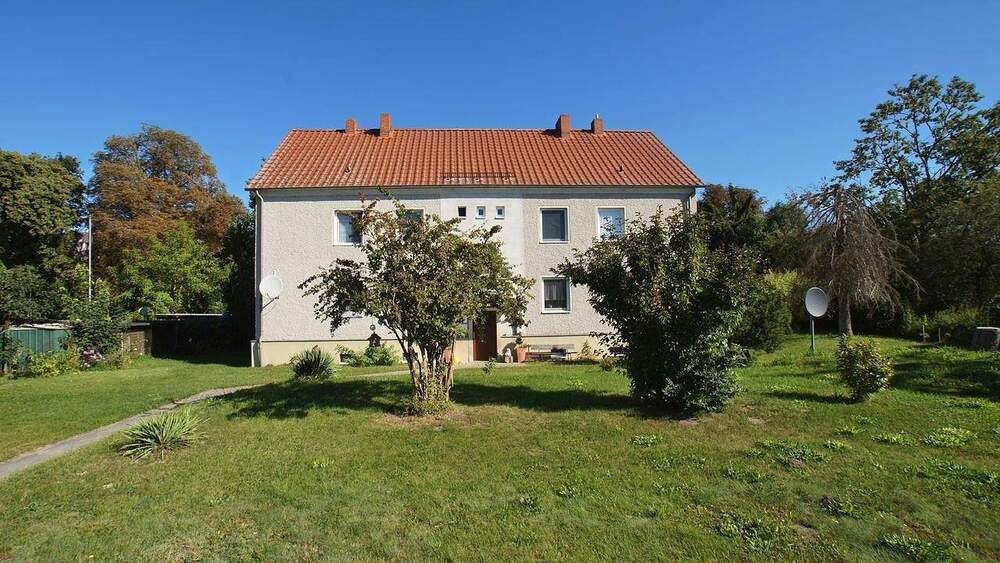 Modernisiertes Mehrfamilienhaus auf großem Grundstück in schöner Lage von Hohenfinow zimmer