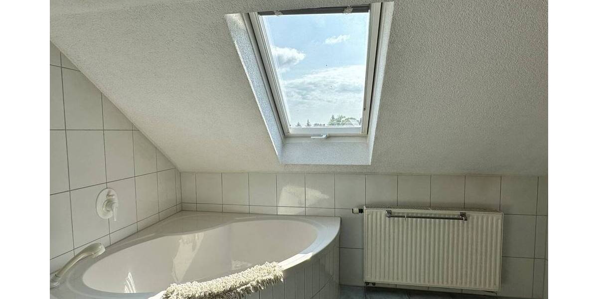 Etagenwohnung Zwickau Mosel - 4 Zimmer, 149 m&sup2;, 98.000&euro; | Angebot:23982705