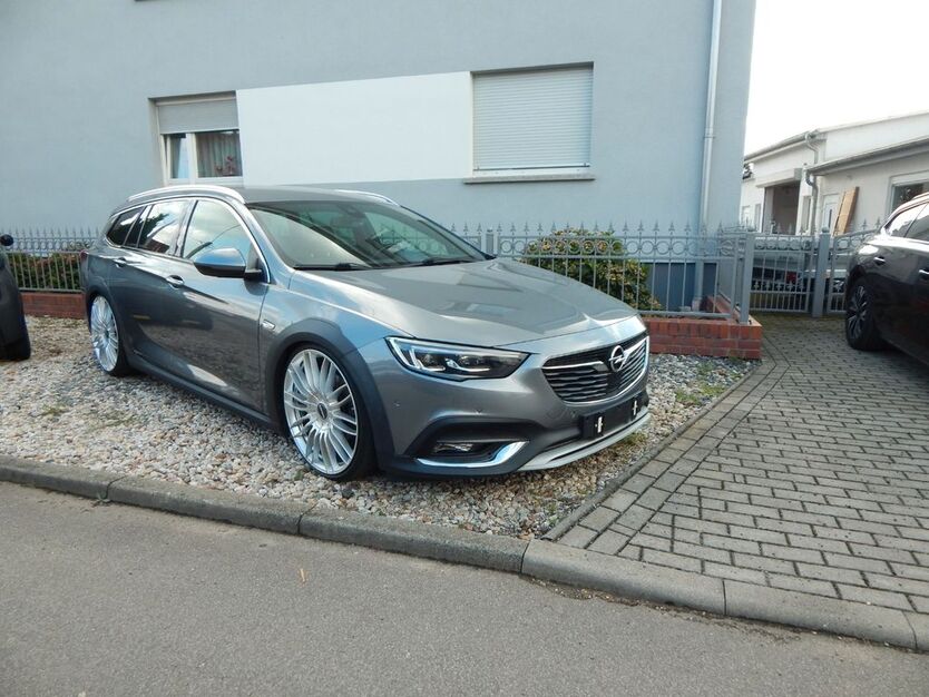 Opel Insignia 87.400 km 22.500 € Laußig 04838