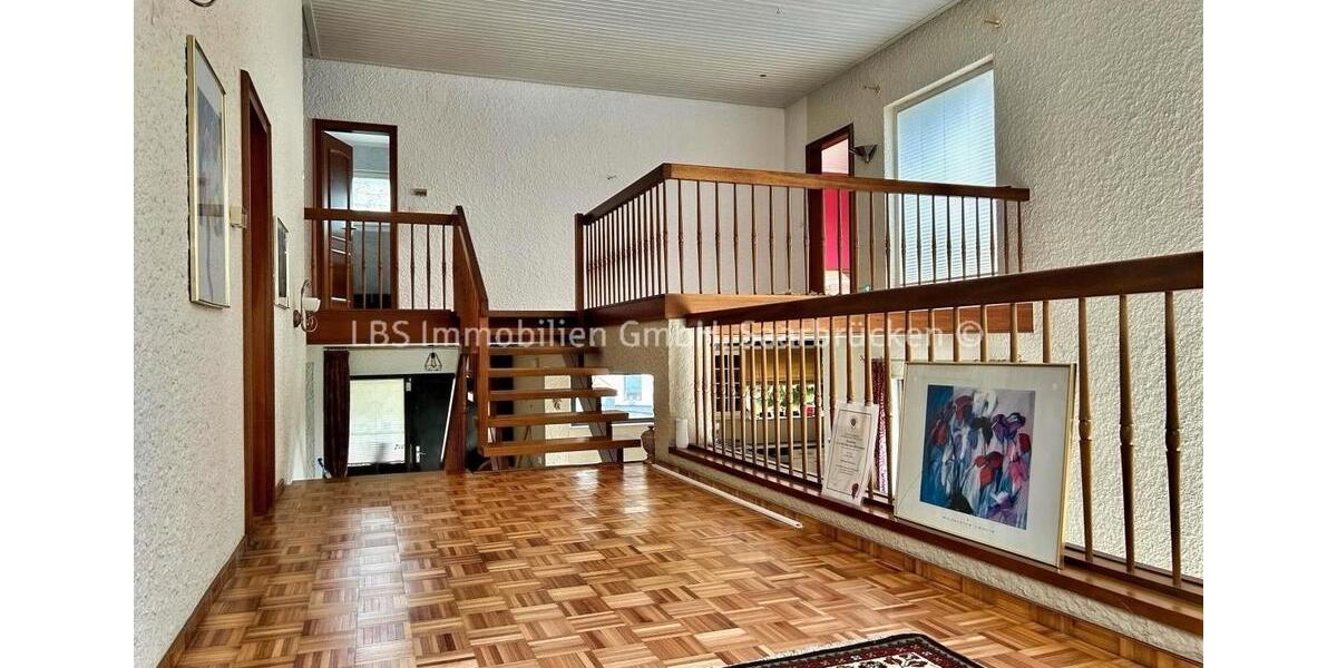 Einfamilienhaus Saarbrücken Neue Bremm - 7 Zimmer, 350 m&sup2;, 320.000&euro; | Angebot:26322666