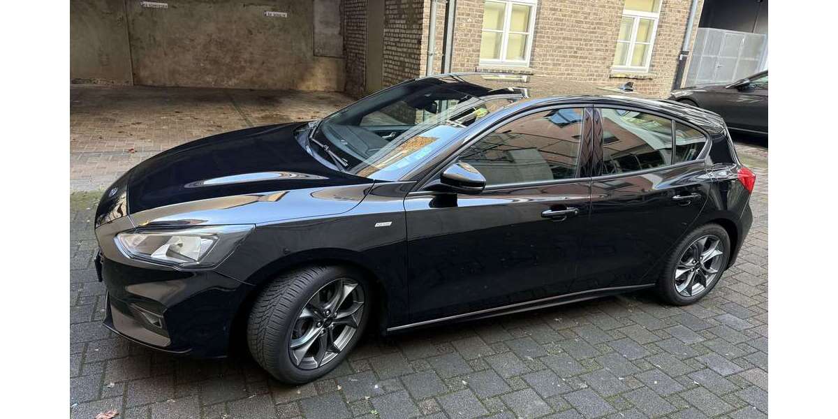 Ford Focus 77.000 km 12.900 &euro; Au Sieg 51570