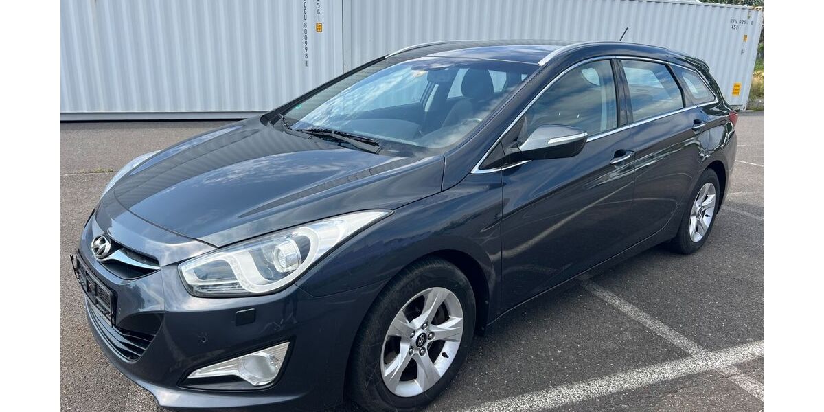 Hyundai i40 278.000 km 5.499 &euro; Berlin 12057