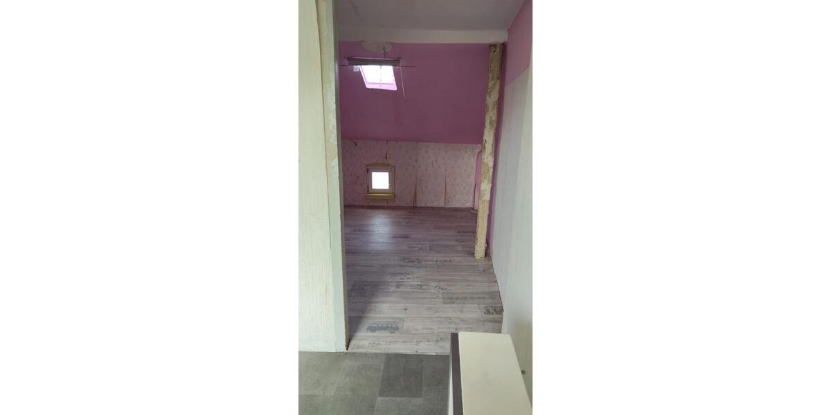 4 ZKB, Dachgeschoss, Altbau, ab 01.02. zu Vermieten 4 zimmer