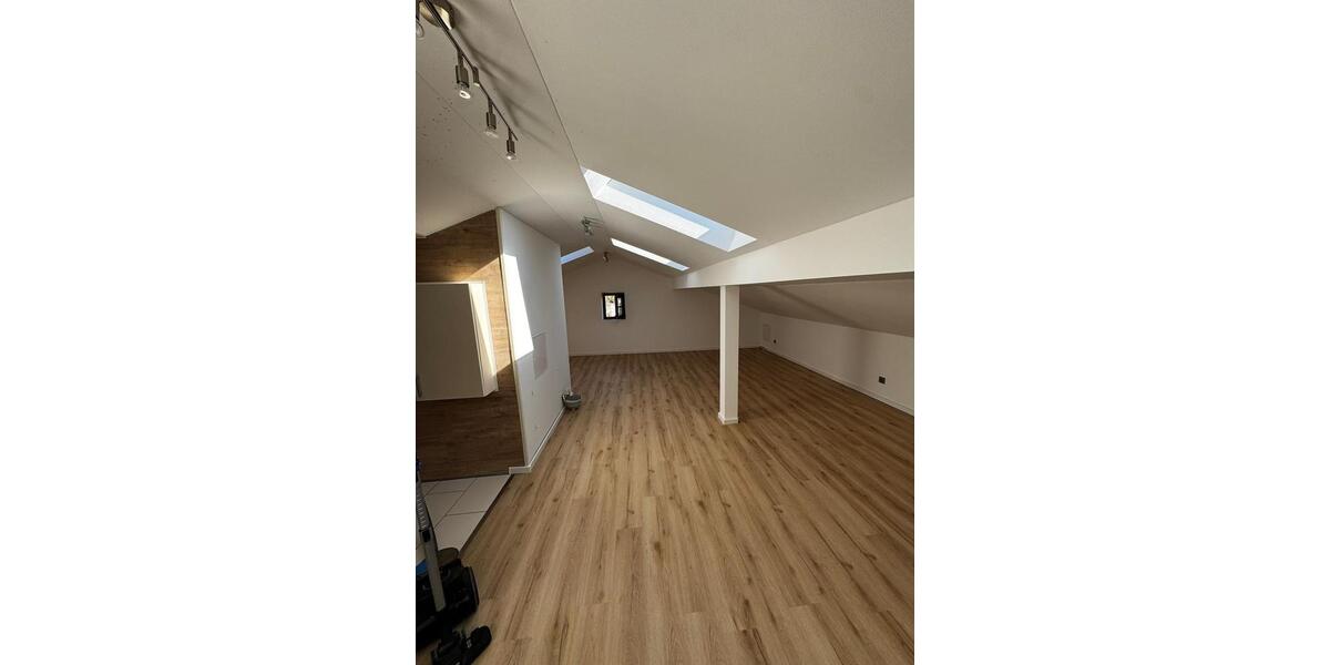 Dachgeschoßwohnung Mengkofen - 1 Zimmer, 58 m&sup2;, 750&euro; | Angebot:26403673