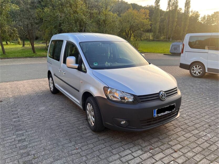 VW Caddy 180.000 km 8.600 € Halle 06110