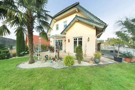 Mediterranes Zweifamilienhaus in familienfreundlicher Lage von Wachtberg Niederbachem 6 zimmer