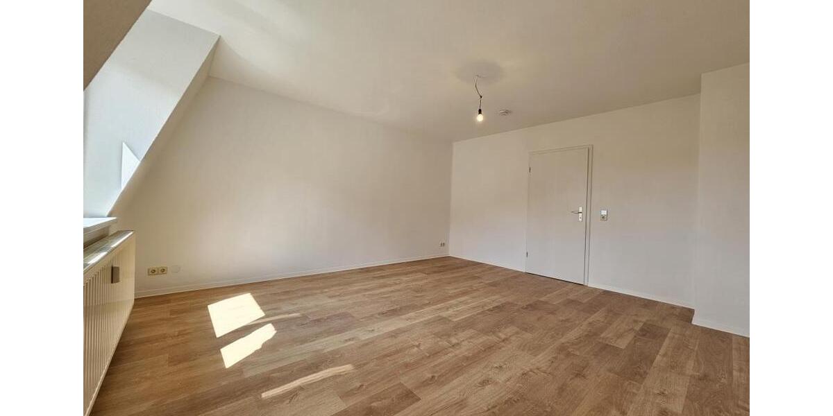 Dachgeschoßwohnung Aue-Bad Schlema Bad Schlema - 3 Zimmer, 84 m&sup2;, 260&euro; | Angebot:26251360