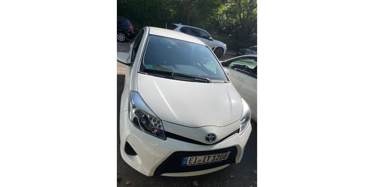 Toyota Yaris 90.000 km 9.600 &euro; Regensburg 93049
