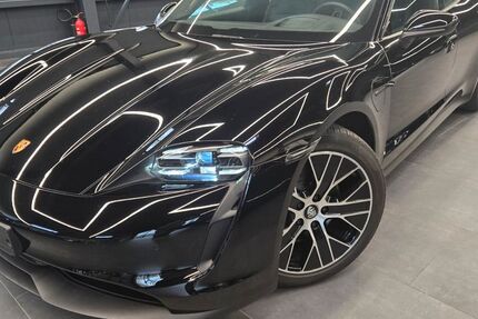 Porsche Taycan 2.500 km 81.991 € Kelsterbach 65451