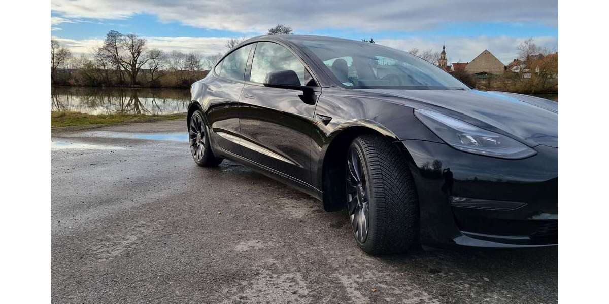 Tesla Model 3 52.823 km 35.900 &euro; Schweinfurt 97421