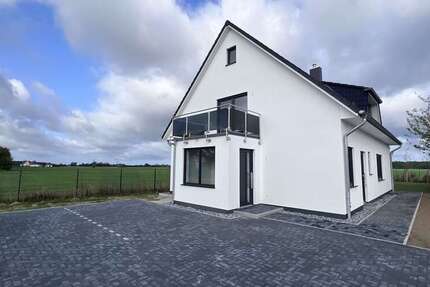 Haus Mandelshagen Billenhagen - 6 Zimmer, 198 m&sup2;, 2.350&euro; | Angebot:25139192