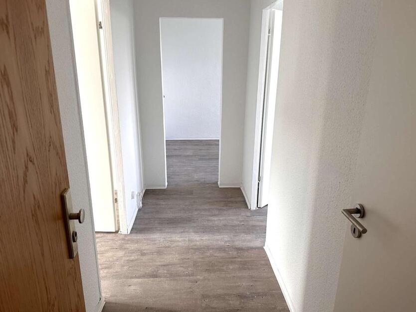 +++Neu saniert mit hellem WohnZimmer+++