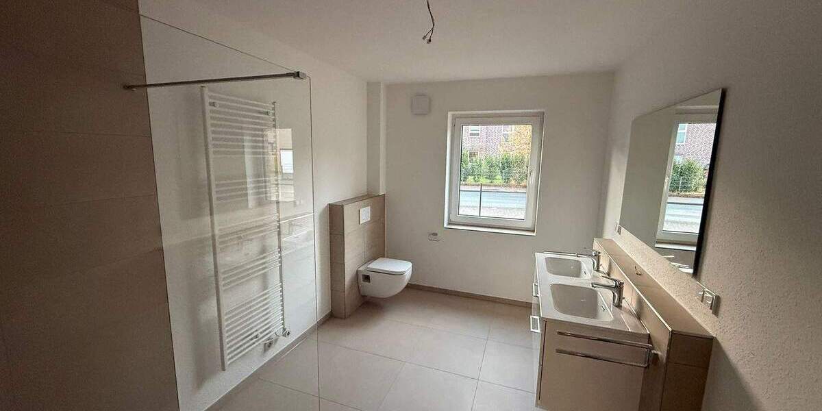 Etagenwohnung Weyhe Leeste - 3 Zimmer, 92 m&sup2;, 1.250&euro; | Angebot:24038181