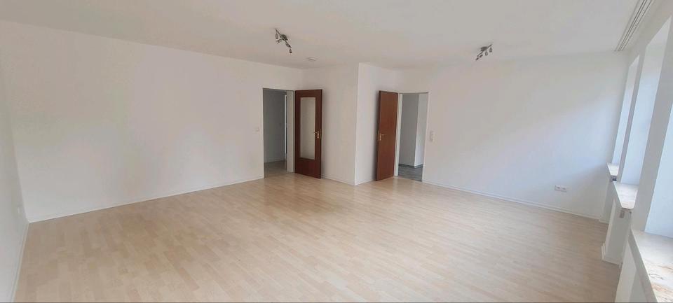 Etagenwohnung Hofgeismar - 3 Zimmer, 74 m&sup2;, 600&euro; | Angebot:24850708