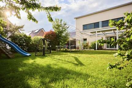 Haus zum Kaufen in Usingen 885.000 € 147 m² 5 zimmer