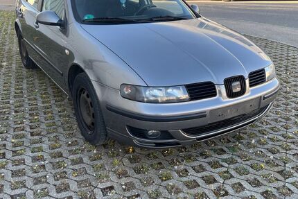 Seat Leon 314.409 km 2.699 &euro; Ulm 89075