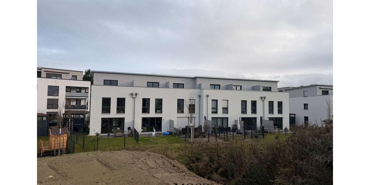 Reihenhaus Achern - 4.5 Zimmer, 125 m&sup2;, 1.740&euro; | Angebot:23860806