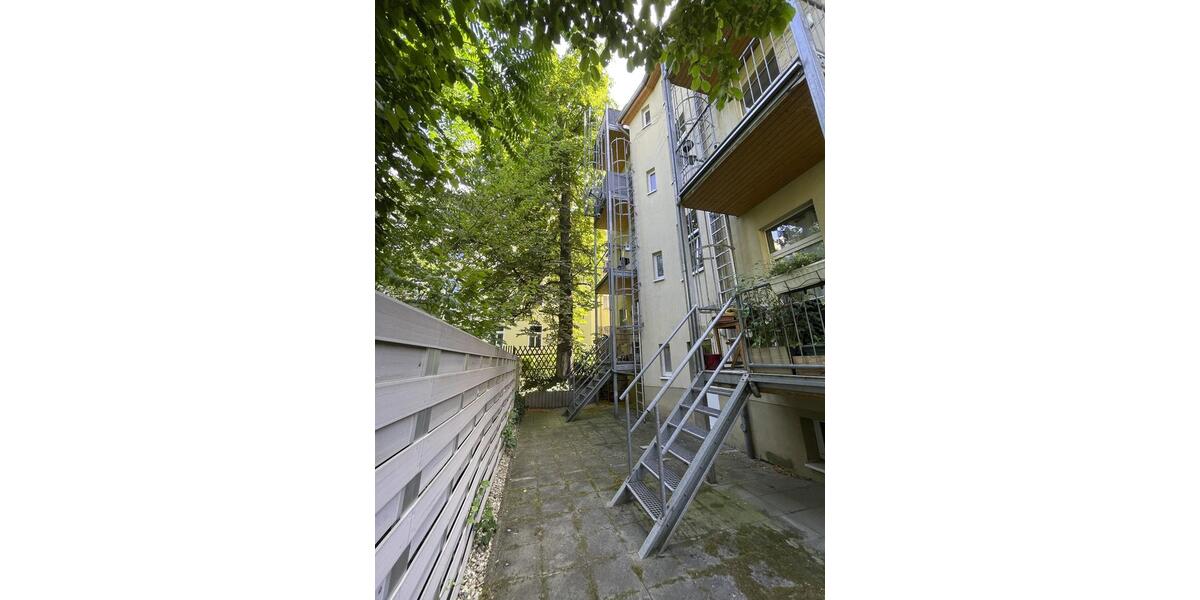 Dachgeschoßwohnung Halle (Saale) Damaschkestraße - 3 Zimmer, 61 m&sup2;, 520&euro; | Angebot:26386078