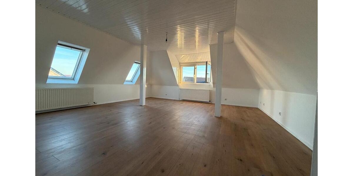 Dachgeschoßwohnung Achim - 3 Zimmer, 100 m&sup2;, 1.100&euro; | Angebot:26375695