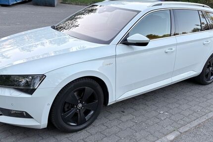 Skoda Superb 282.500 km 9.900 &euro; Konstanz 78467
