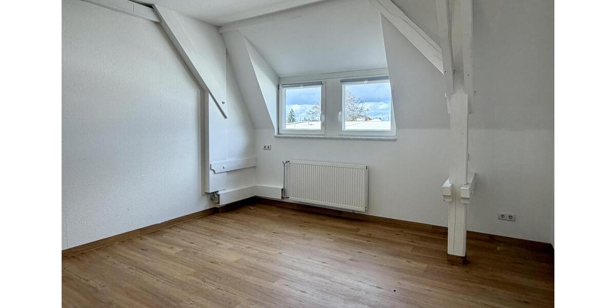 Dachgeschoßwohnung Fürstenfeldbruck - 3 Zimmer, 90 m&sup2;, 1.200&euro; | Angebot:25805895