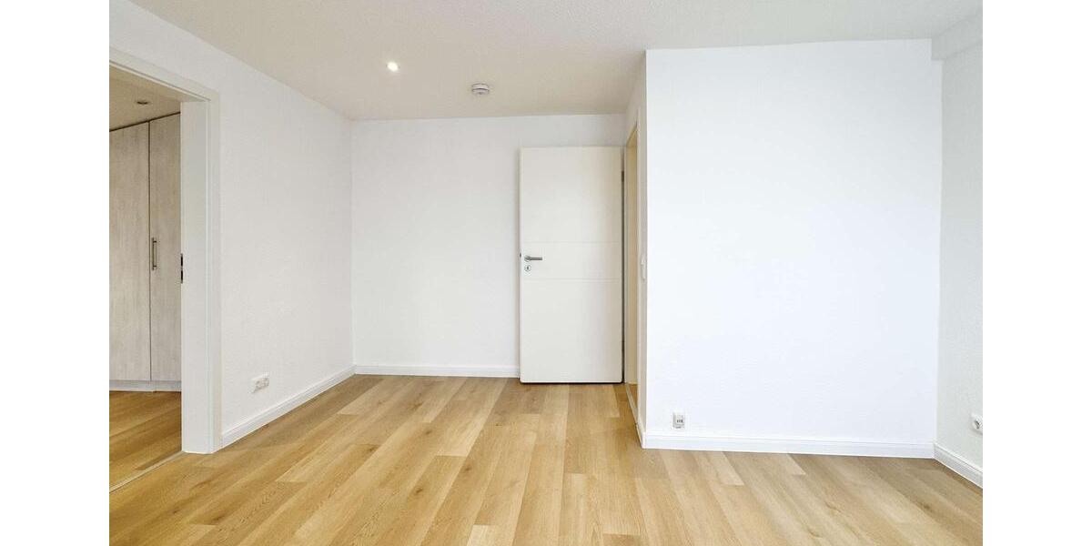 Hochwertig sanierte 3-Zi.-Whg. mit Einbauküche & großzügigem Balkon 3 zimmer