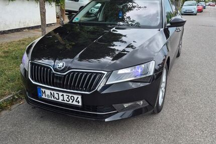 Skoda Superb 230.928 km 14.500 &euro; München 80935