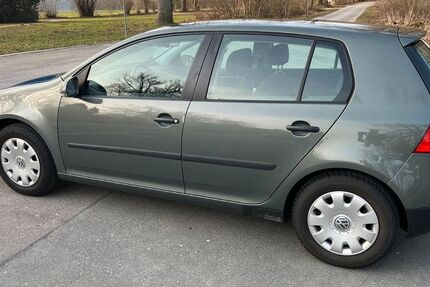 VW Golf 136.913 km 2.333 &euro; Brakel 33034