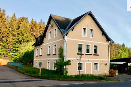 Teilmöblierte 2-Raum-Wohnung mit Stellplatz in Schmiedeberg