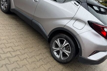 Toyota C-HR 103.000 km 19.000 &euro; Berlin 13053