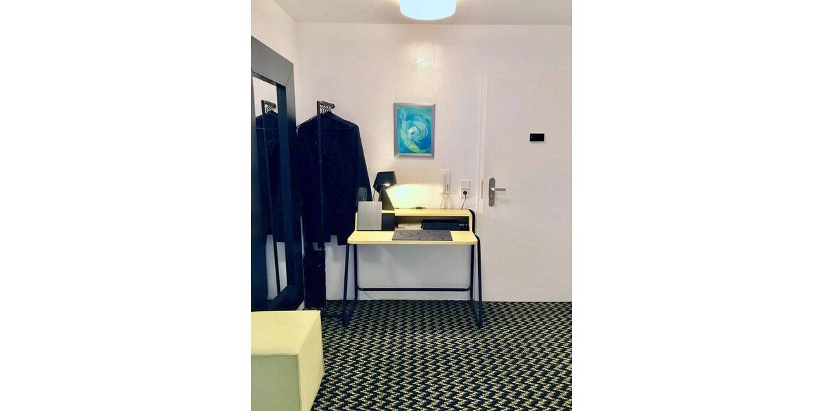 Etagenwohnung Stuttgart Mitte - 3 Zimmer, 105 m&sup2;, 2.200&euro; | Angebot:26840391