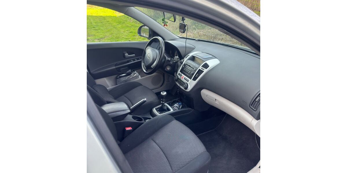 Kia ceed / Ceed 227.000 km 1.300 &euro; Kassel 34125