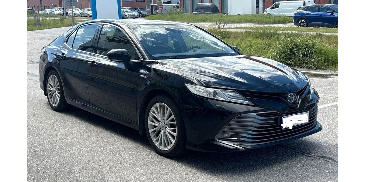 Toyota Camry 70.000 km 18.500 &euro; Frankfurt 15241