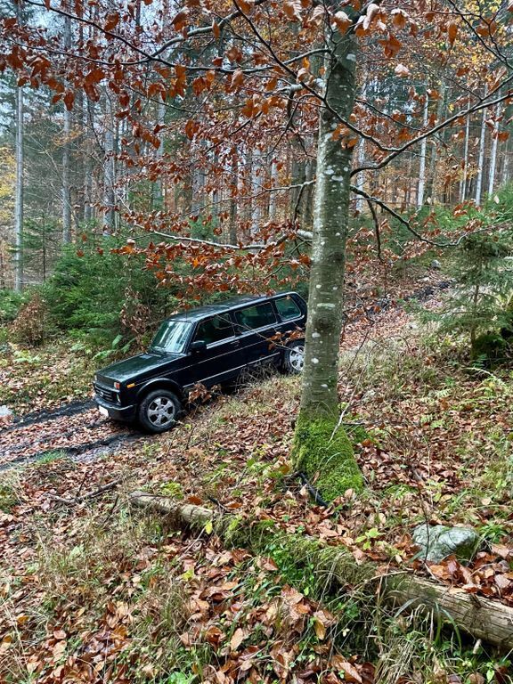 Lada Urban 75.000 km 9.900 € Garmisch-Partenkirchen 82467