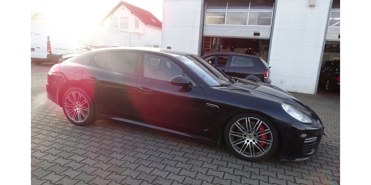 Porsche Panamera 4 GTS Bi-Xenon, Klappe, Luft, PDK, Chrono 184.608 km 26.890 &euro; Rodgau 63110