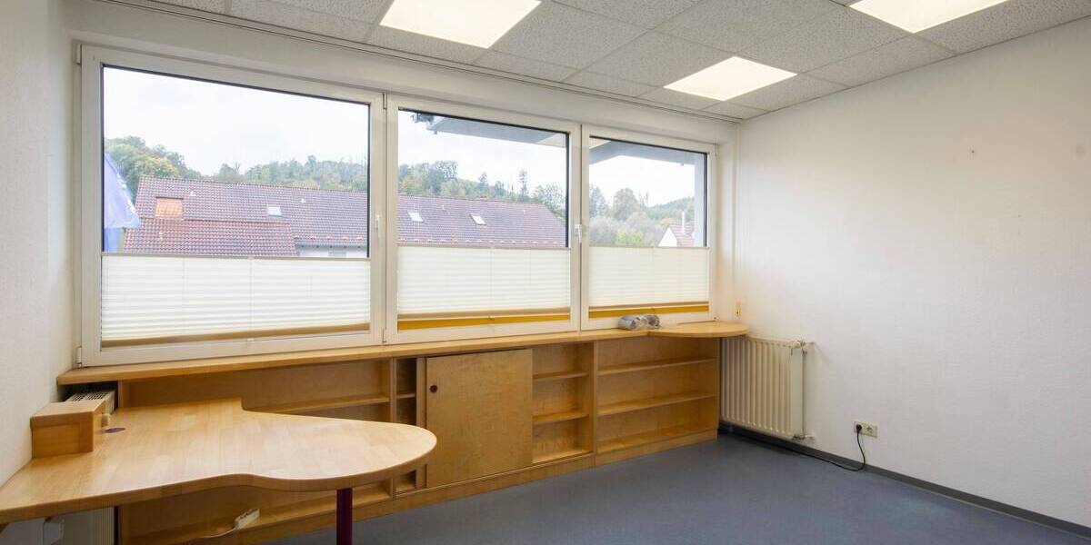 Gewerbeobjekt Sundern (Sauerland) Hachen - 5 Zimmer, 110 m&sup2;, 583&euro; | Angebot:25703018