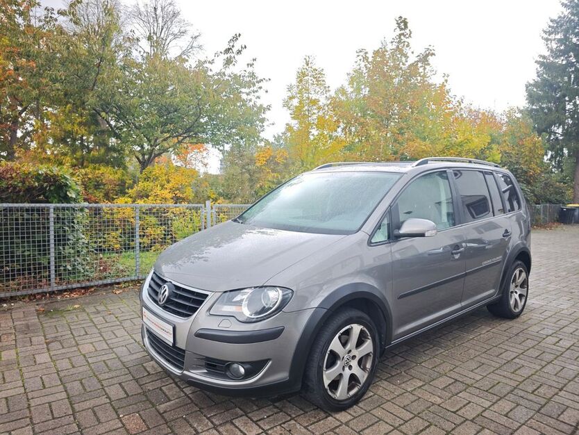 VW Touran 225.121 km 4.490 € Delmenhorst 27751