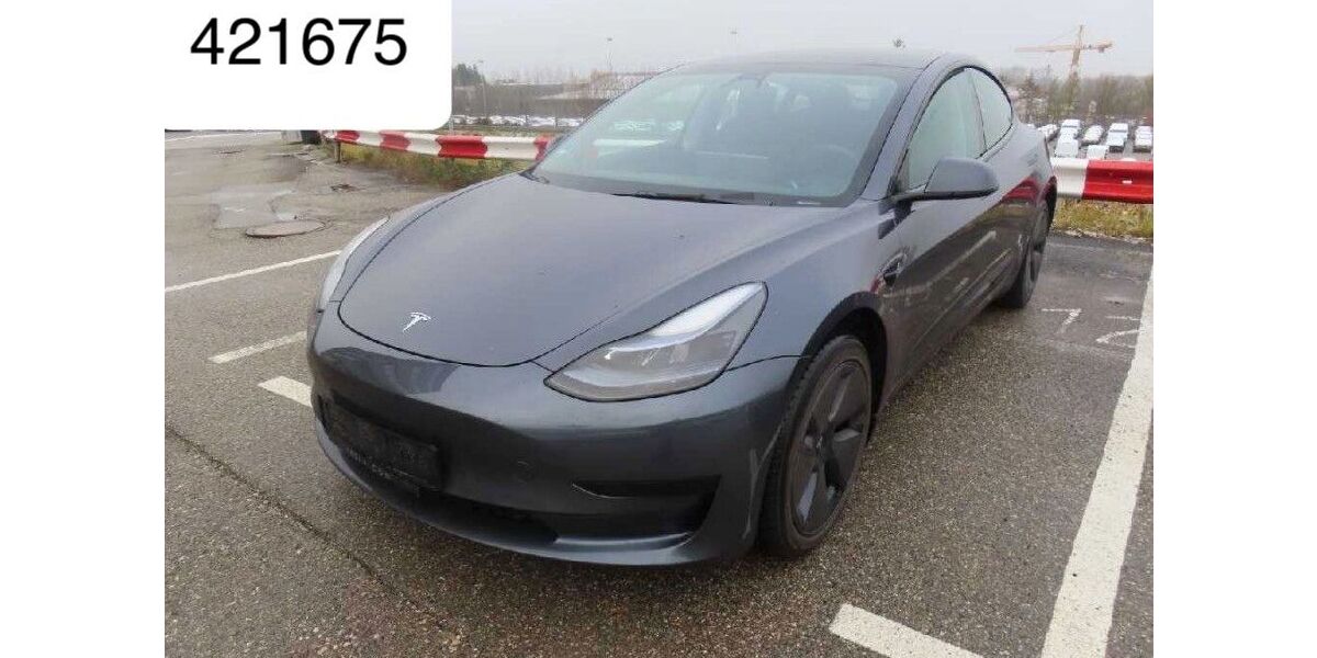 Tesla Model 3 30.000 km 27.450 &euro; Steinbach-Hallenberg OT Herges-Hallenberg 98587