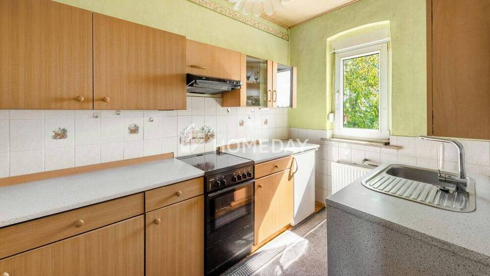 Großzügiges EFH mit Garage, Nebengebäuden und Innenhof mit Potenzial - vielseitig nutzbar