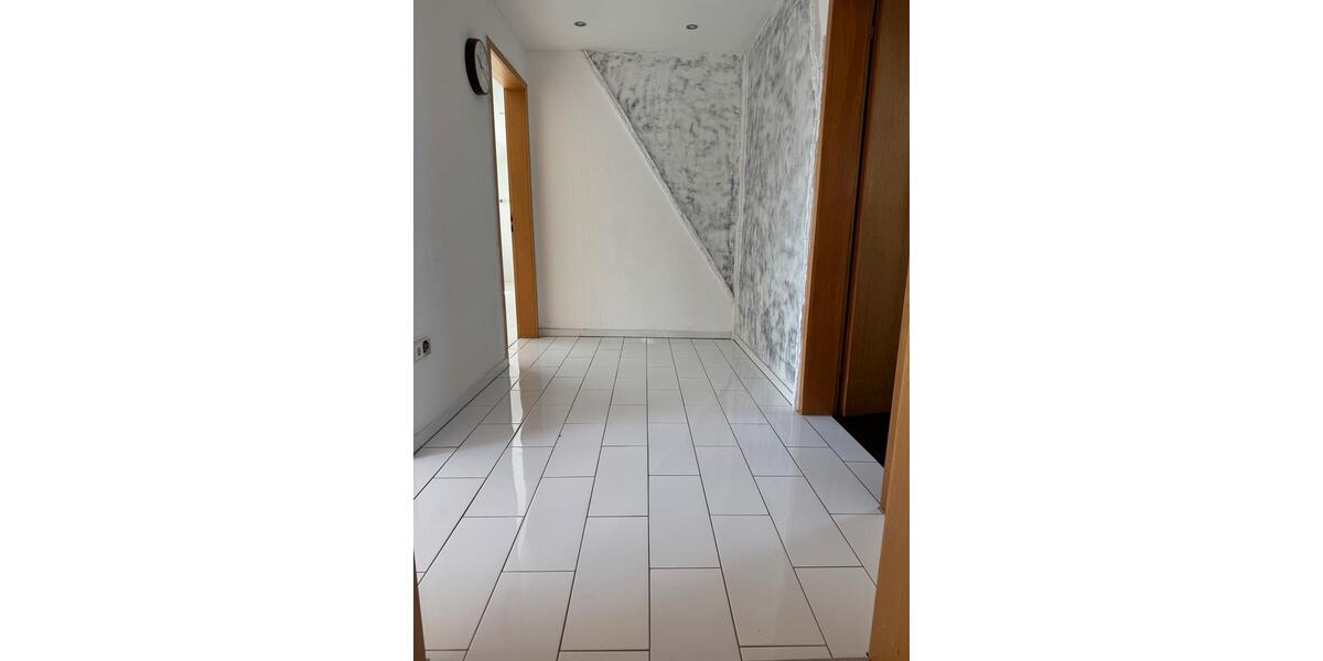 Dachgeschoßwohnung Laichingen - 3.5 Zimmer, 85 m&sup2;, 920&euro; | Angebot:26335053