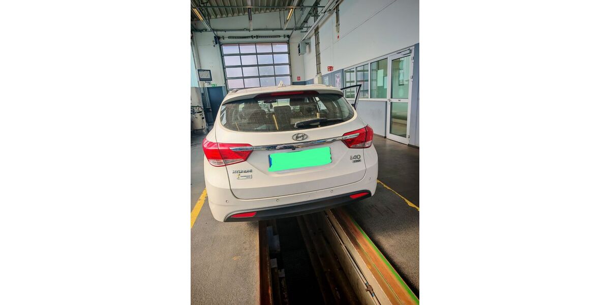 Hyundai i40 199.999 km 7.600 &euro; Bensheim 64625