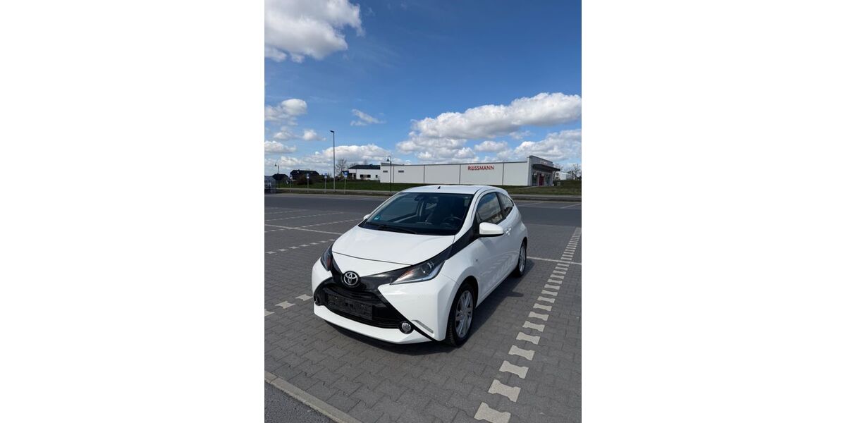 Toyota Aygo (X) 90.554 km 6.000 &euro; Freital 01705
