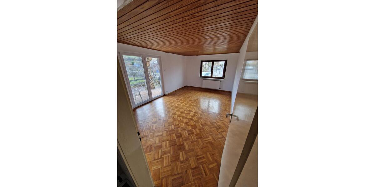 Einfamilienhaus Tauberbischofsheim - 6.5 Zimmer, 140 m&sup2;, 1.490&euro; | Angebot:25856133