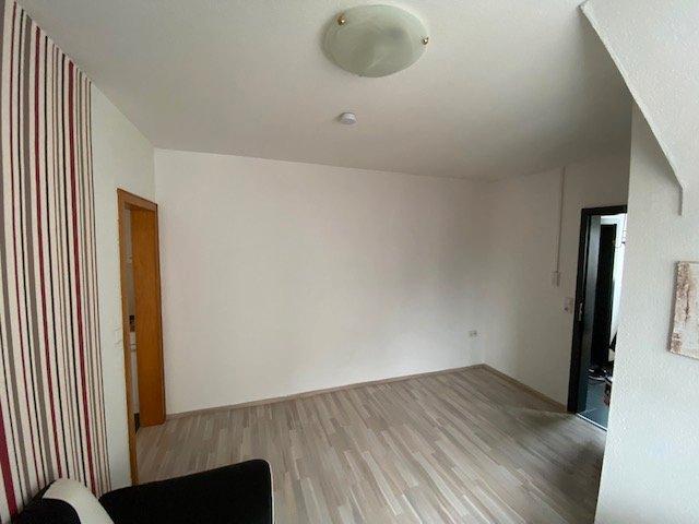 Dachgeschoßwohnung Steinheim - 2 Zimmer, 35 m&sup2;, 240&euro; | Angebot:26285673